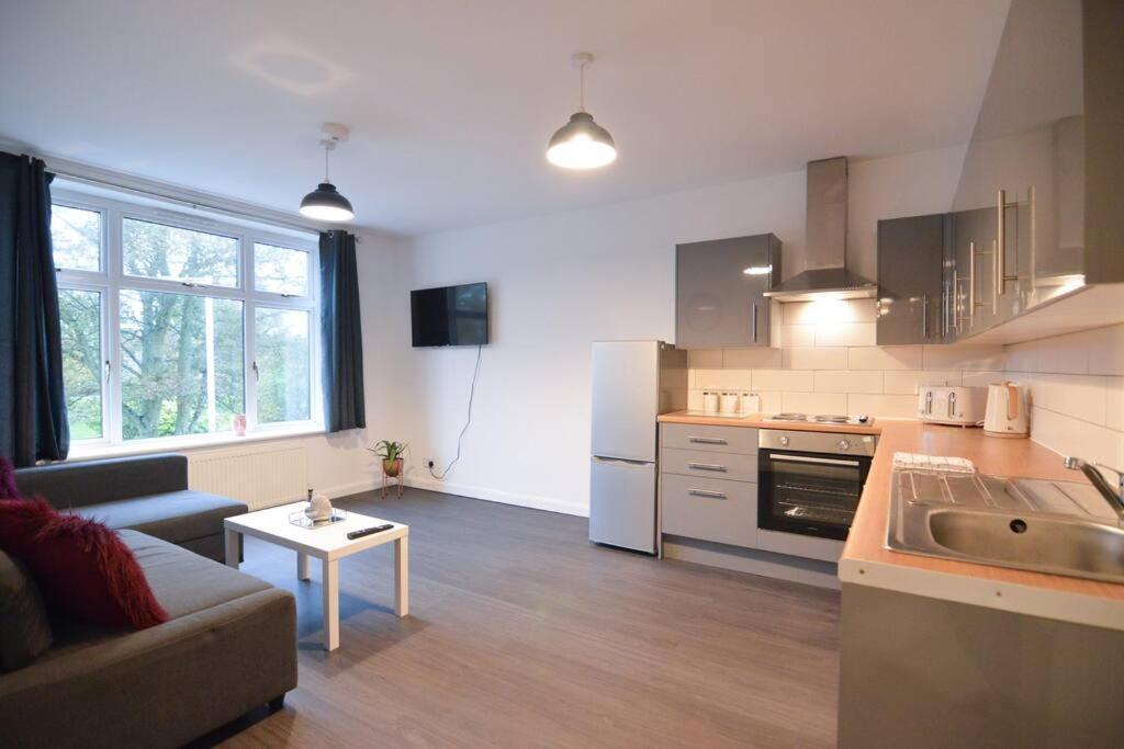 Contemporary 3 Bedroom Flat Kirkcaldy Buitenkant foto